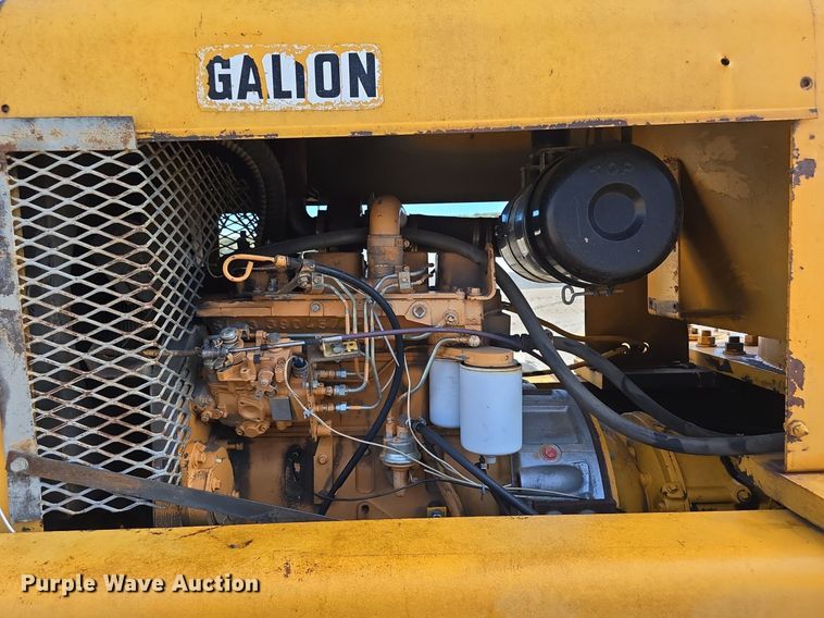 image for item LW9855 1970 Galion C-125 crane