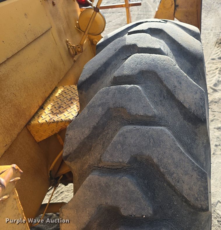 image for item LW9855 1970 Galion C-125 crane