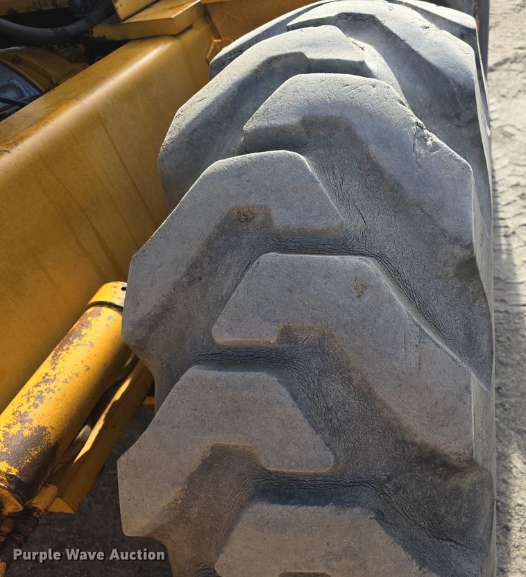 image for item LW9855 1970 Galion C-125 crane