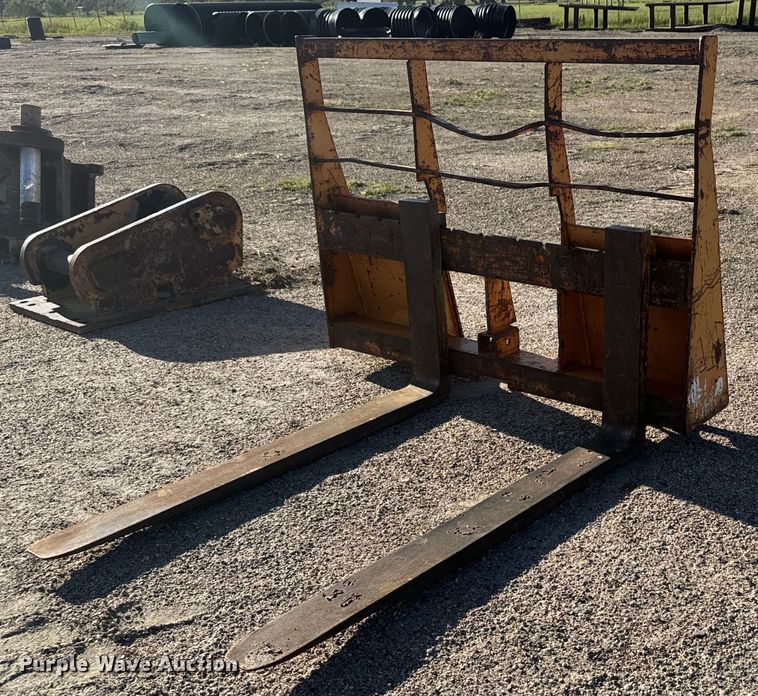 image for item LW9857 Skid steer forks