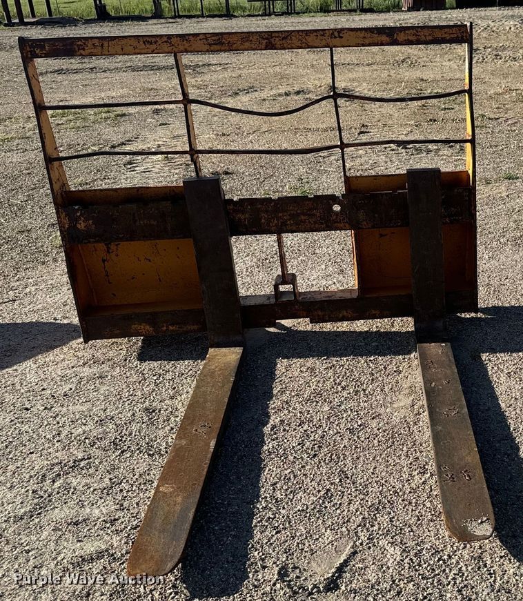 image for item LW9857 Skid steer forks