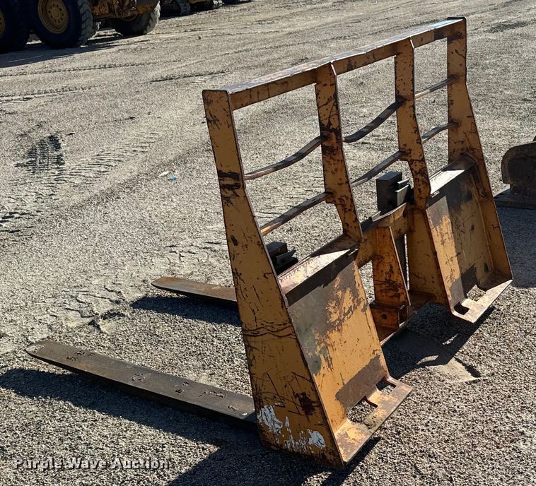 image for item LW9857 Skid steer forks