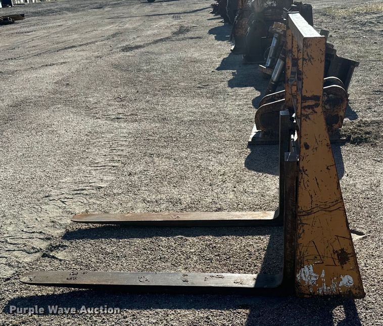 image for item LW9857 Skid steer forks