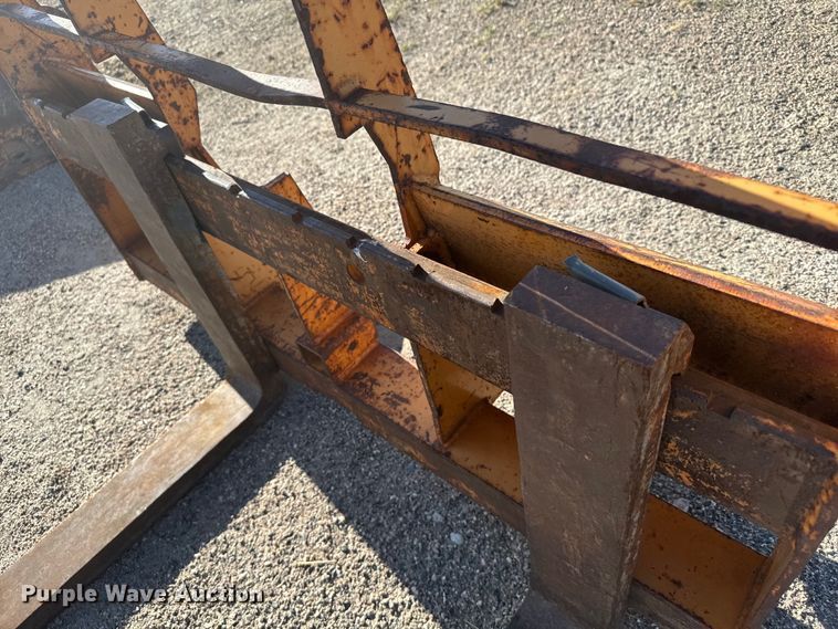 image for item LW9857 Skid steer forks