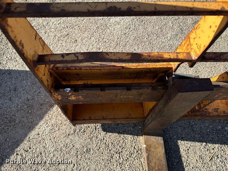 image for item LW9857 Skid steer forks