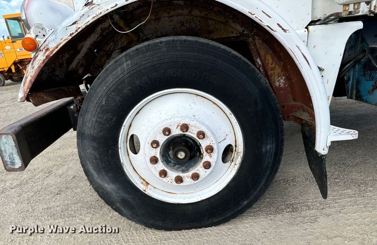 image for item LW9869 1969 Peterbilt  359A winch truck