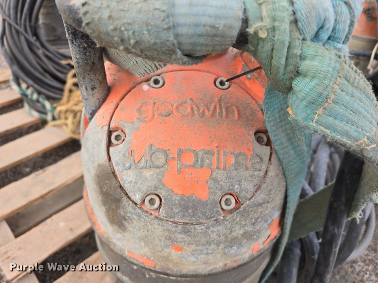 image for item LW9877 Approximately 5 submersible pumps