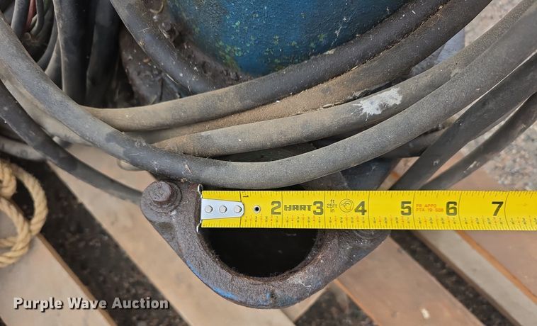 image for item LW9877 Approximately 5 submersible pumps