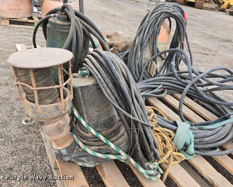 image for item LW9877 Approximately 5 submersible pumps