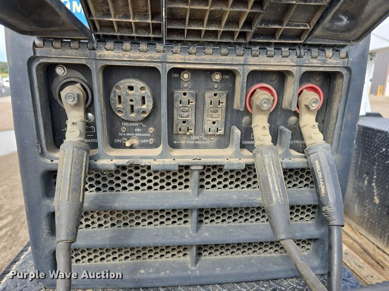 image for item LW9880 2017 Ford F750 Super Duty utility / service truck