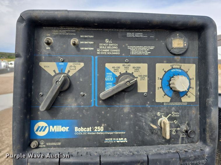 image for item LW9880 2017 Ford F750 Super Duty utility / service truck