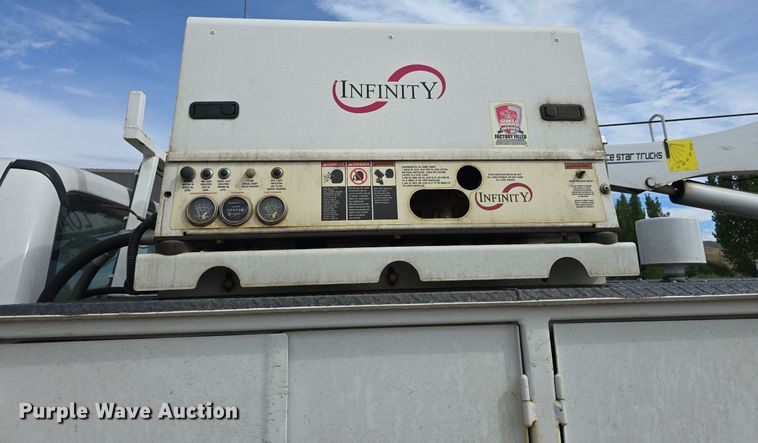 image for item LW9880 2017 Ford F750 Super Duty utility / service truck