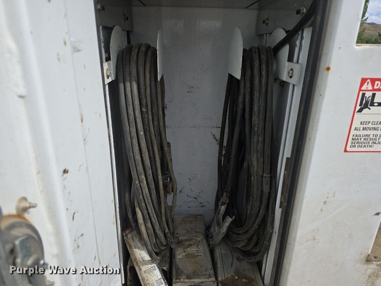 image for item LW9880 2017 Ford F750 Super Duty utility / service truck