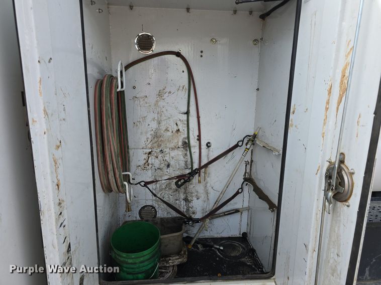 image for item LW9880 2017 Ford F750 Super Duty utility / service truck