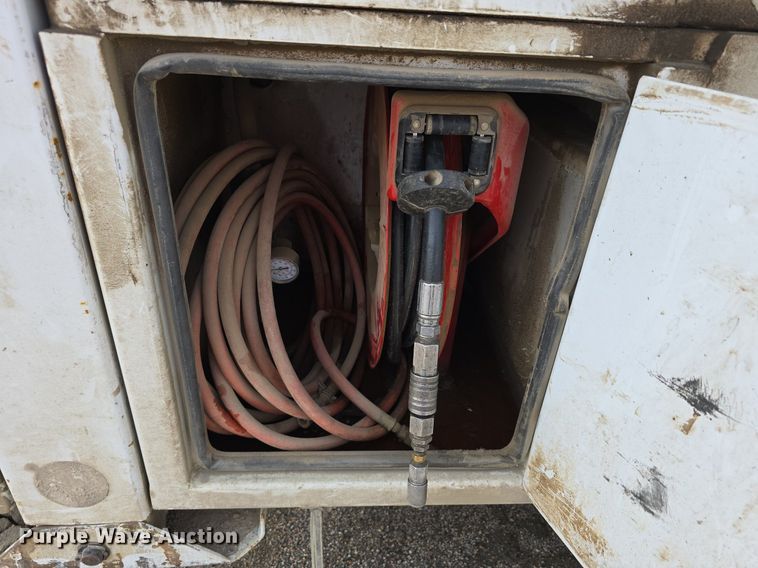 image for item LW9880 2017 Ford F750 Super Duty utility / service truck