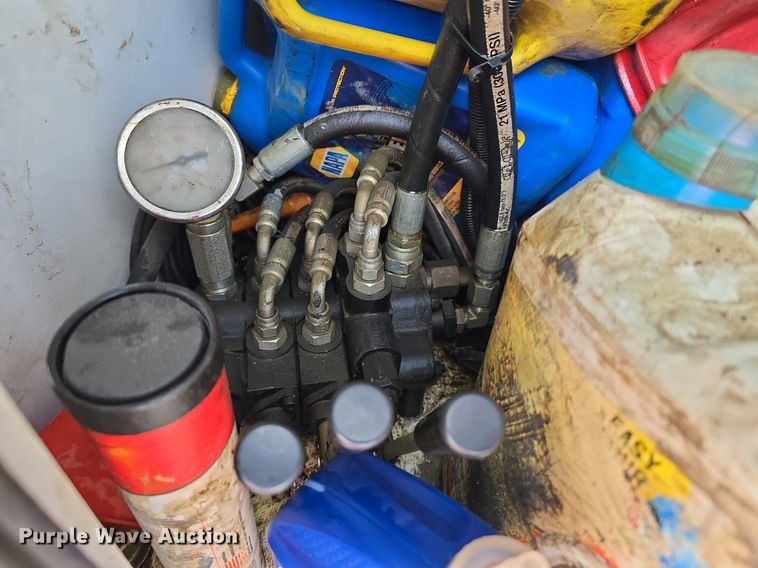 image for item LW9880 2017 Ford F750 Super Duty utility / service truck