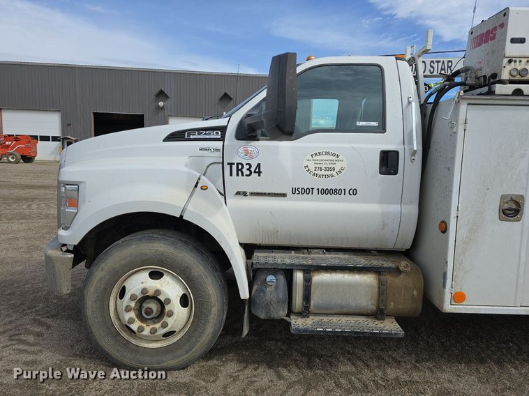 image for item LW9880 2017 Ford F750 Super Duty utility / service truck