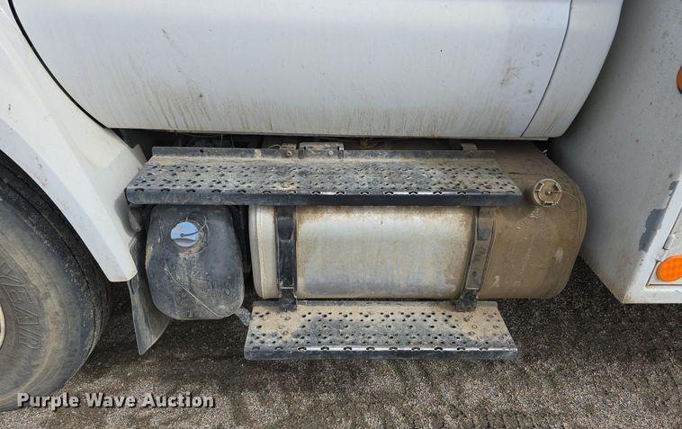 image for item LW9880 2017 Ford F750 Super Duty utility / service truck