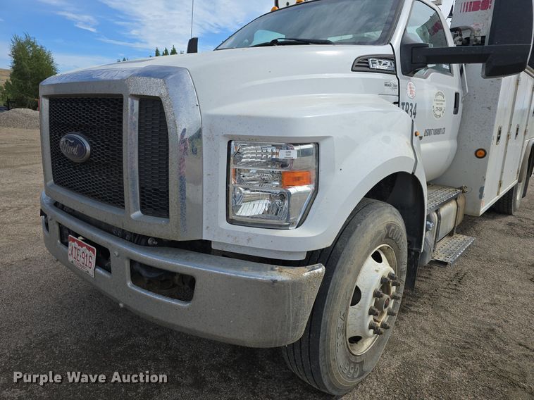 image for item LW9880 2017 Ford F750 Super Duty utility / service truck