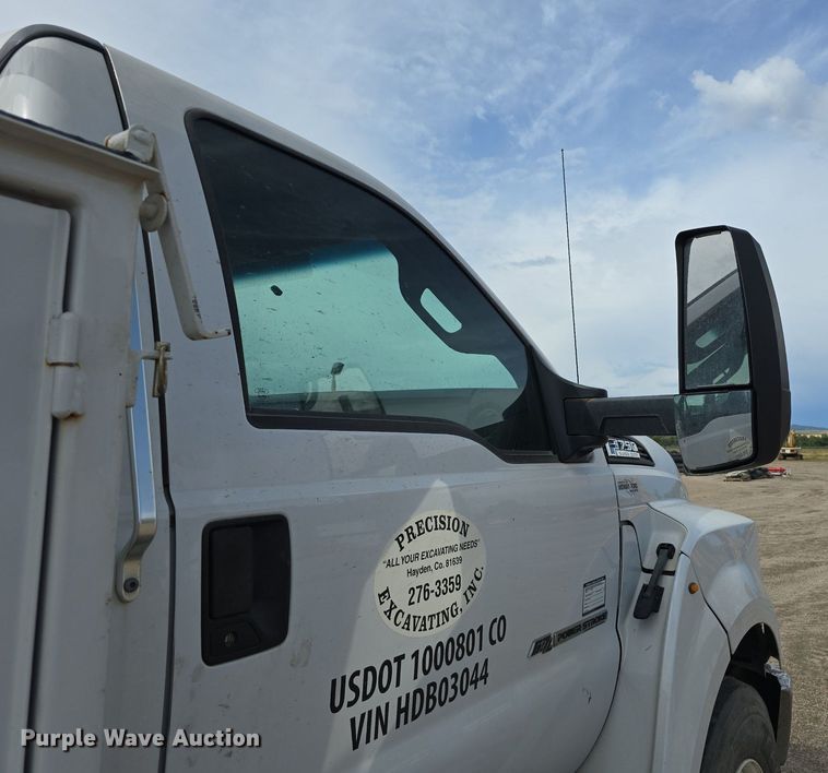 image for item LW9880 2017 Ford F750 Super Duty utility / service truck