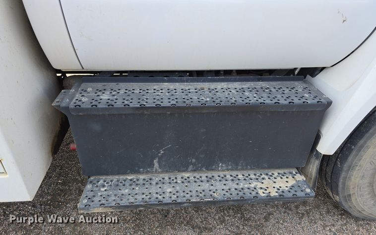 image for item LW9880 2017 Ford F750 Super Duty utility / service truck