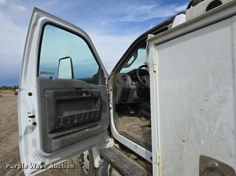 image for item LW9880 2017 Ford F750 Super Duty utility / service truck