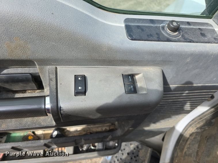 image for item LW9880 2017 Ford F750 Super Duty utility / service truck