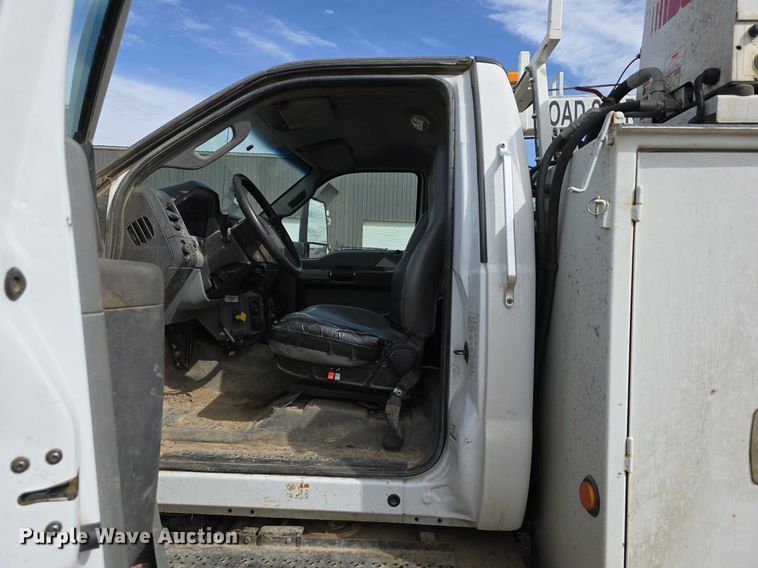 image for item LW9880 2017 Ford F750 Super Duty utility / service truck