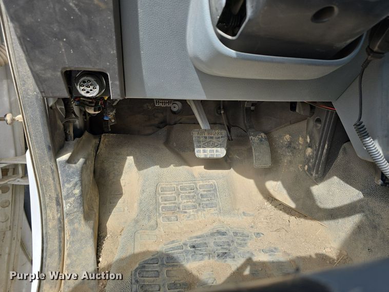 image for item LW9880 2017 Ford F750 Super Duty utility / service truck