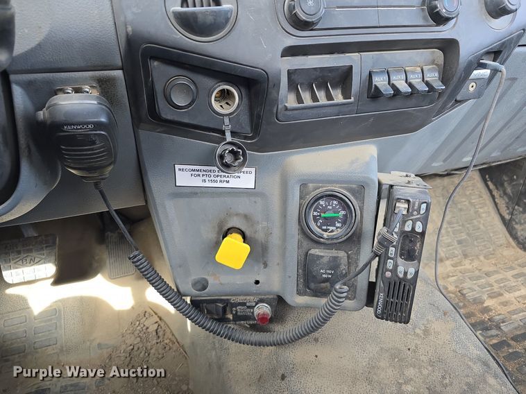 image for item LW9880 2017 Ford F750 Super Duty utility / service truck