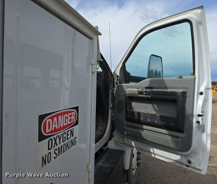 image for item LW9880 2017 Ford F750 Super Duty utility / service truck