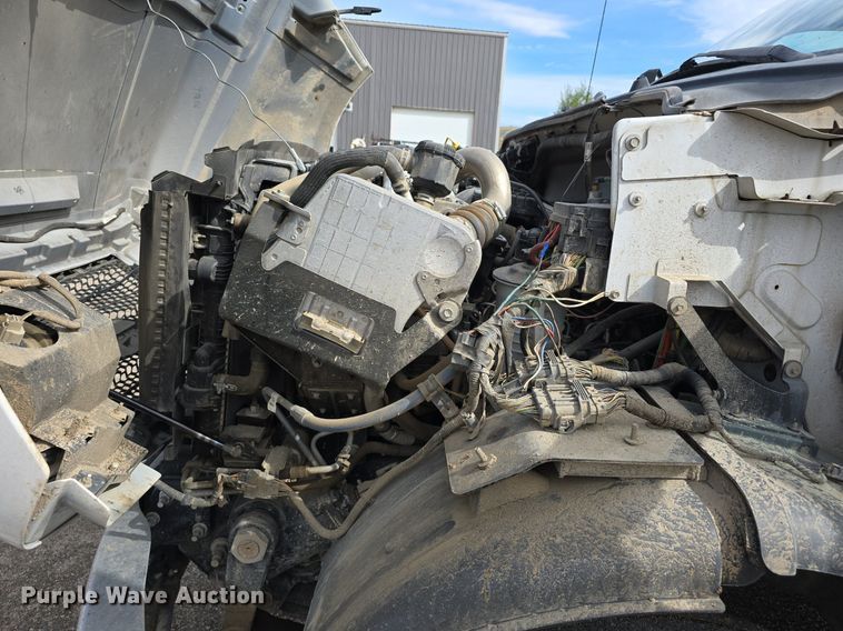 image for item LW9880 2017 Ford F750 Super Duty utility / service truck