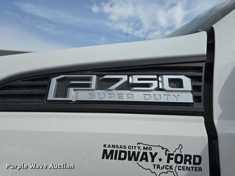 image for item LW9880 2017 Ford F750 Super Duty utility / service truck