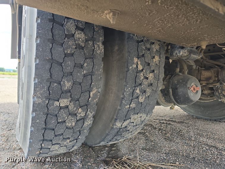 image for item LW9880 2017 Ford F750 Super Duty utility / service truck