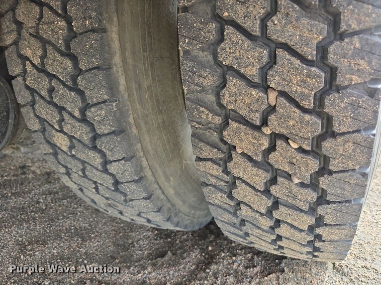 image for item LW9880 2017 Ford F750 Super Duty utility / service truck