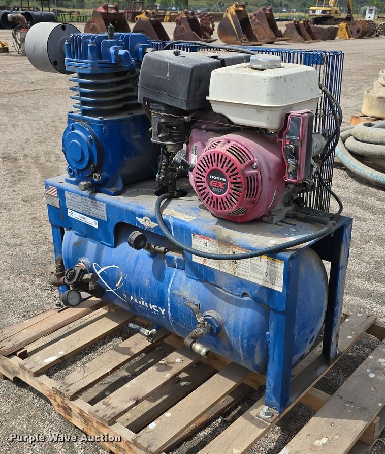 image for item LW9881 2008 Quincy G211H30HCB air compressor