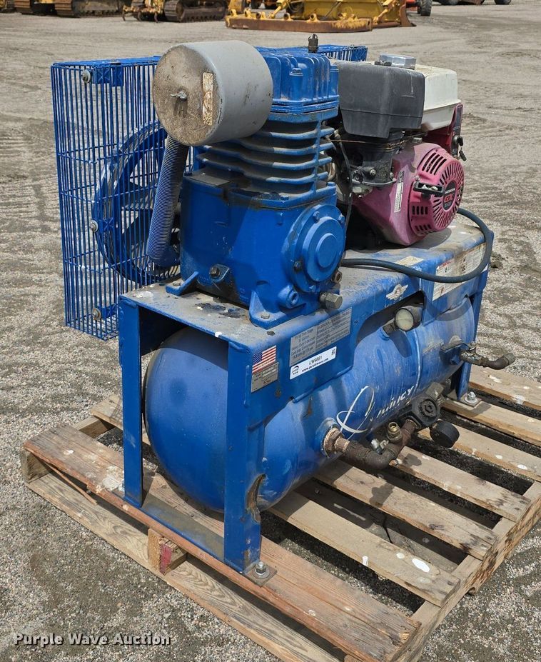 image for item LW9881 2008 Quincy G211H30HCB air compressor