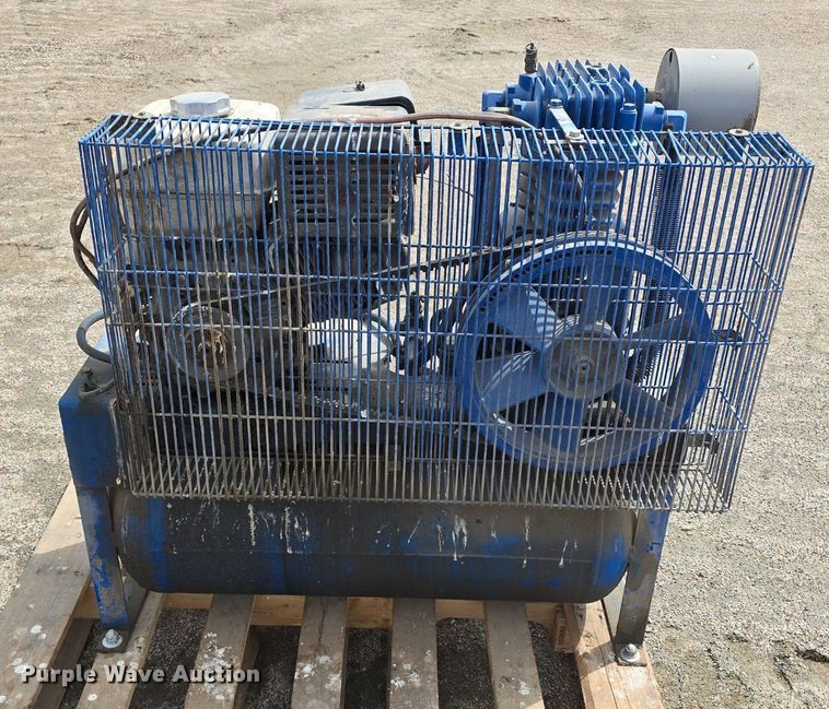 image for item LW9881 2008 Quincy G211H30HCB air compressor