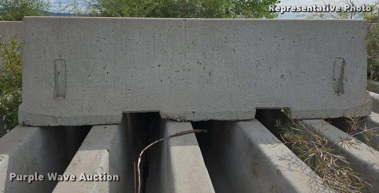 image for item ZA0481 (20) concrete barriers