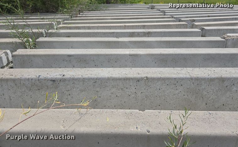 image for item ZA0481 (20) concrete barriers