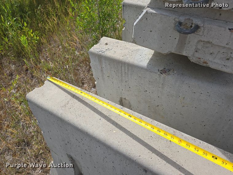 image for item ZA0485 (20) concrete barriers