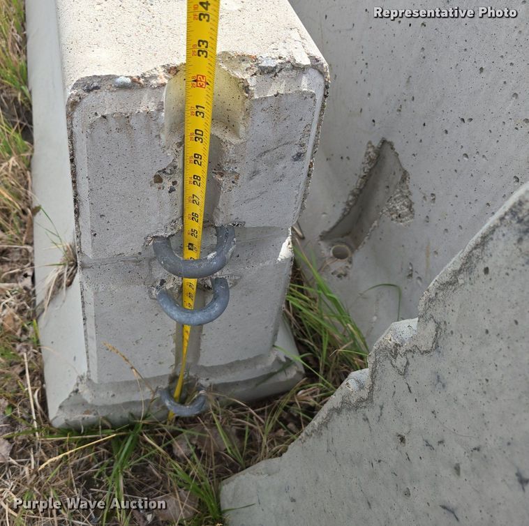 image for item ZA0485 (20) concrete barriers