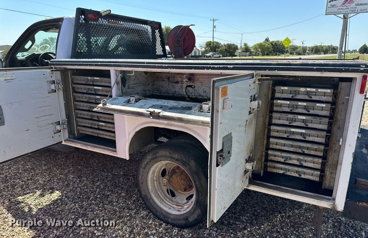 image for item DD3213 2012 Ford F450 Super Duty utility / service truck