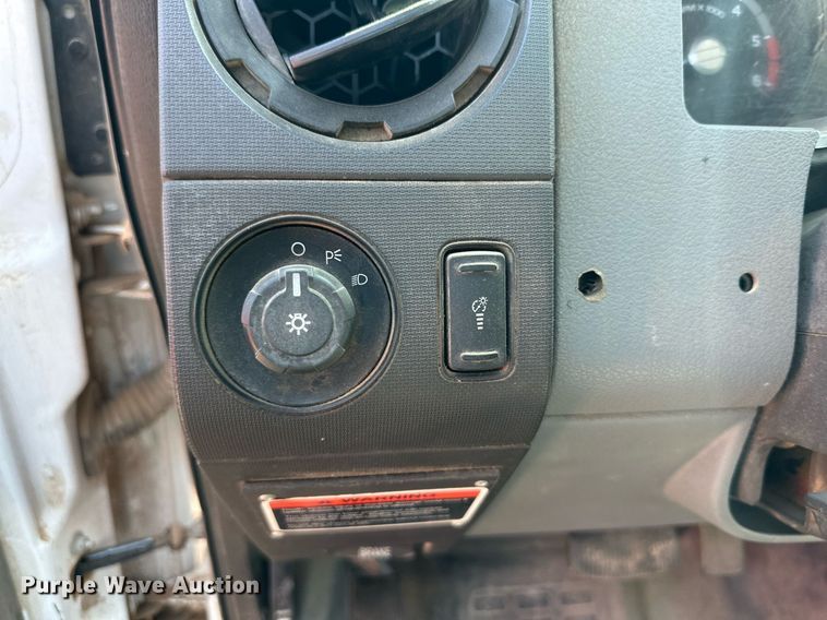 image for item DD3213 2012 Ford F450 Super Duty utility / service truck