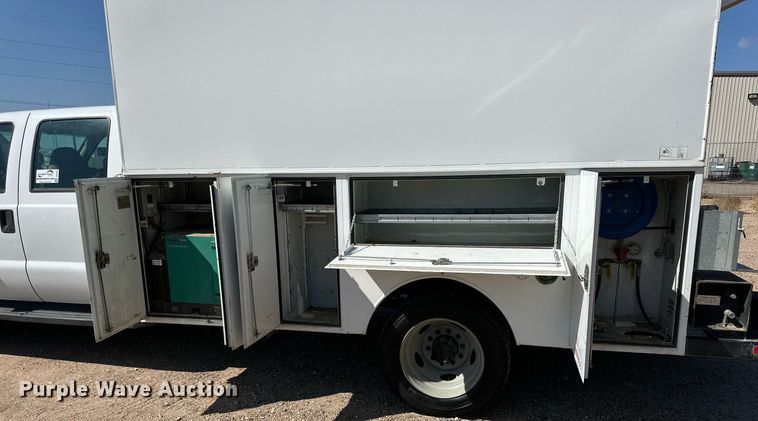 image for item DD3227 2008 Ford F550 Super Duty  Crew Cab utility / service truck