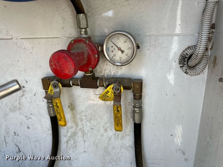 image for item DD3227 2008 Ford F550 Super Duty  Crew Cab utility / service truck