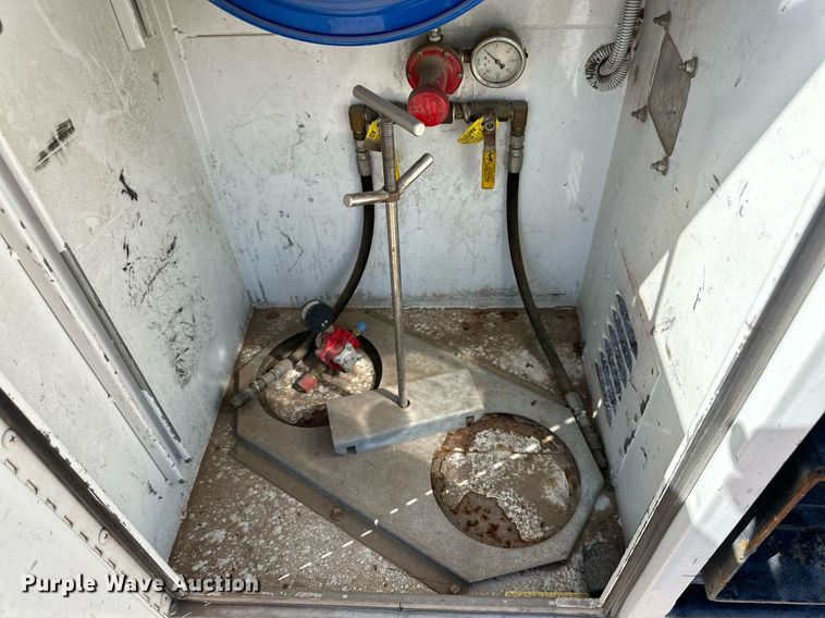 image for item DD3227 2008 Ford F550 Super Duty  Crew Cab utility / service truck