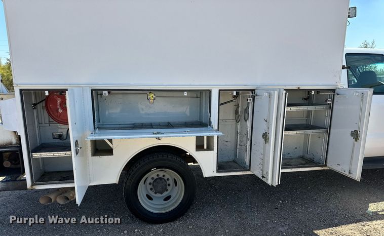 image for item DD3227 2008 Ford F550 Super Duty  Crew Cab utility / service truck