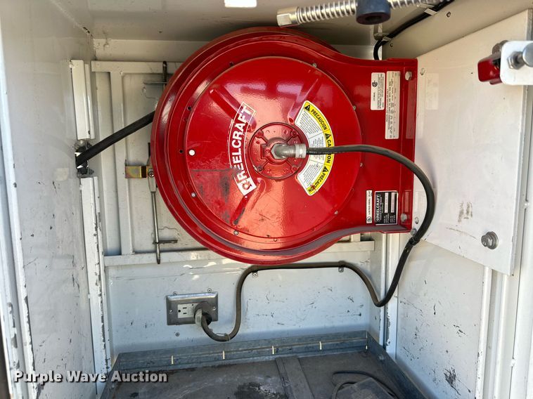 image for item DD3227 2008 Ford F550 Super Duty  Crew Cab utility / service truck