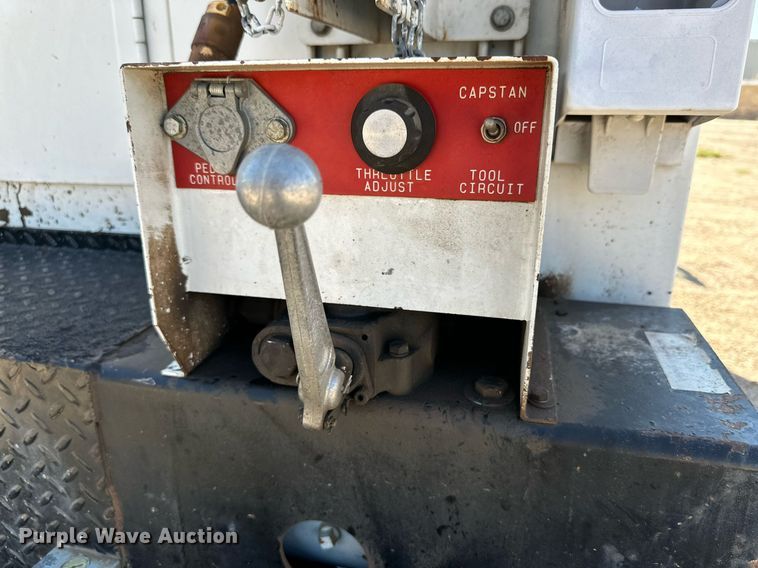 image for item DD3227 2008 Ford F550 Super Duty  Crew Cab utility / service truck